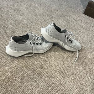 Tree dasher all birds size 10.5 womens